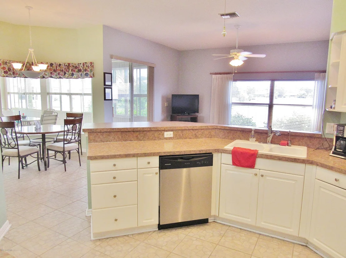 Photo of 969 Kingfisher Way