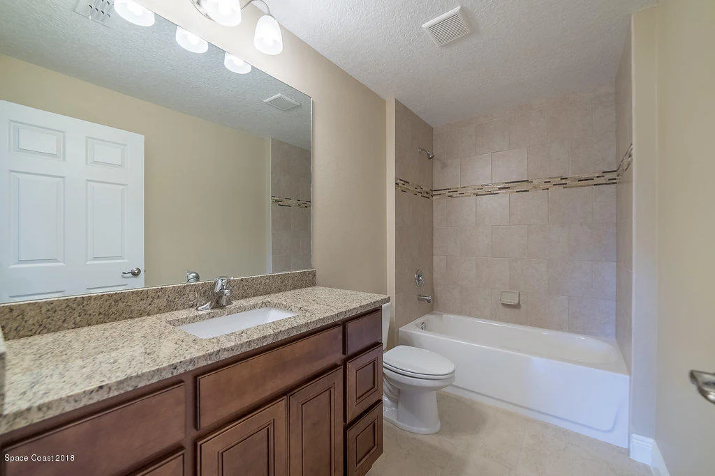 Photo of 1048 Landsdowne Drive