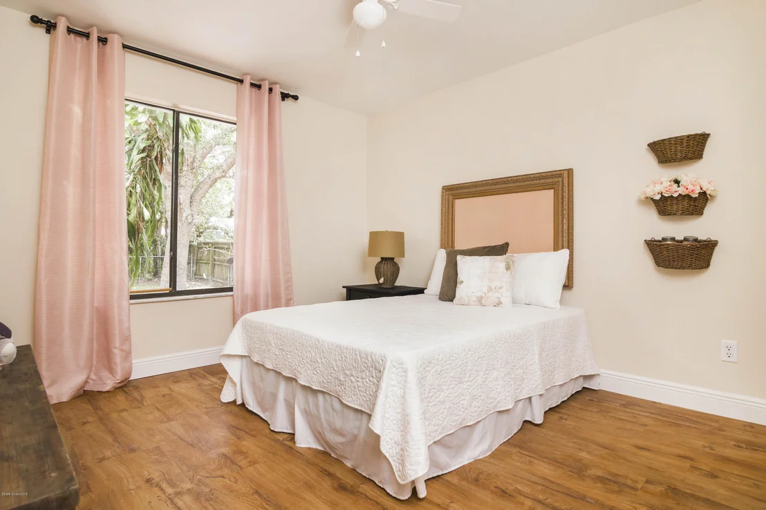 Photo of 11086 Roseland Road
