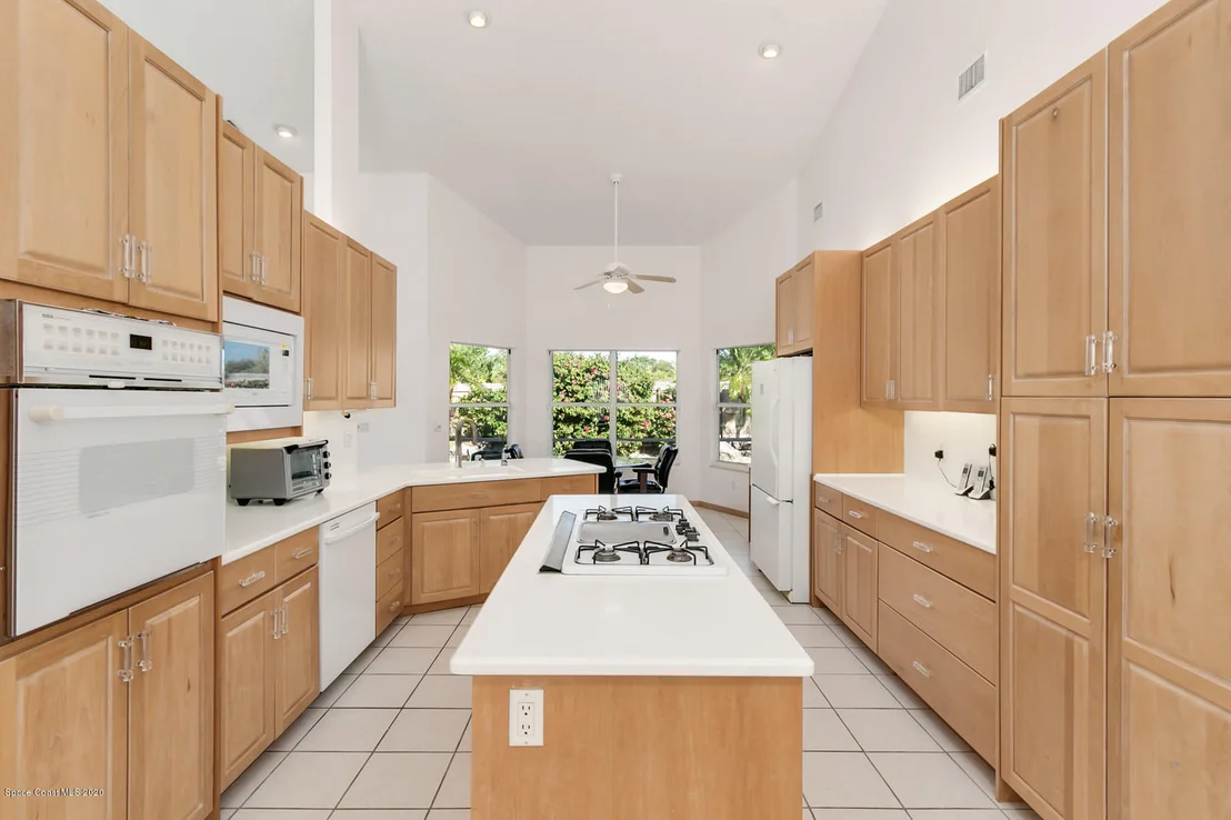 Photo of 582 Sanderling Drive