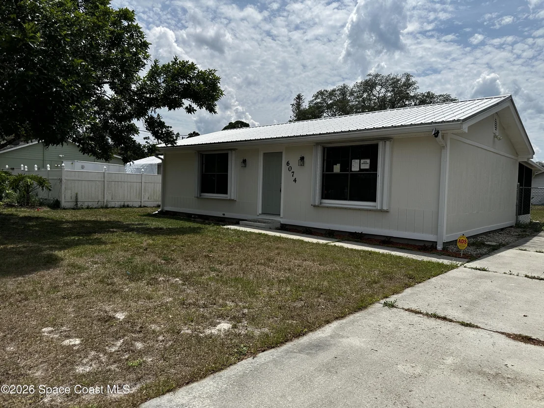 Photo of 6074 Aires Avenue