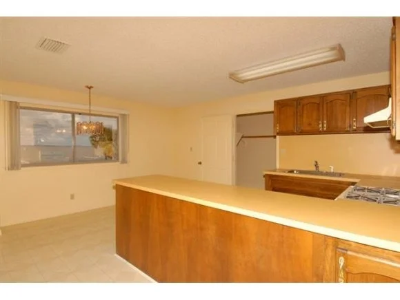 Photo of 531 West River Oaks