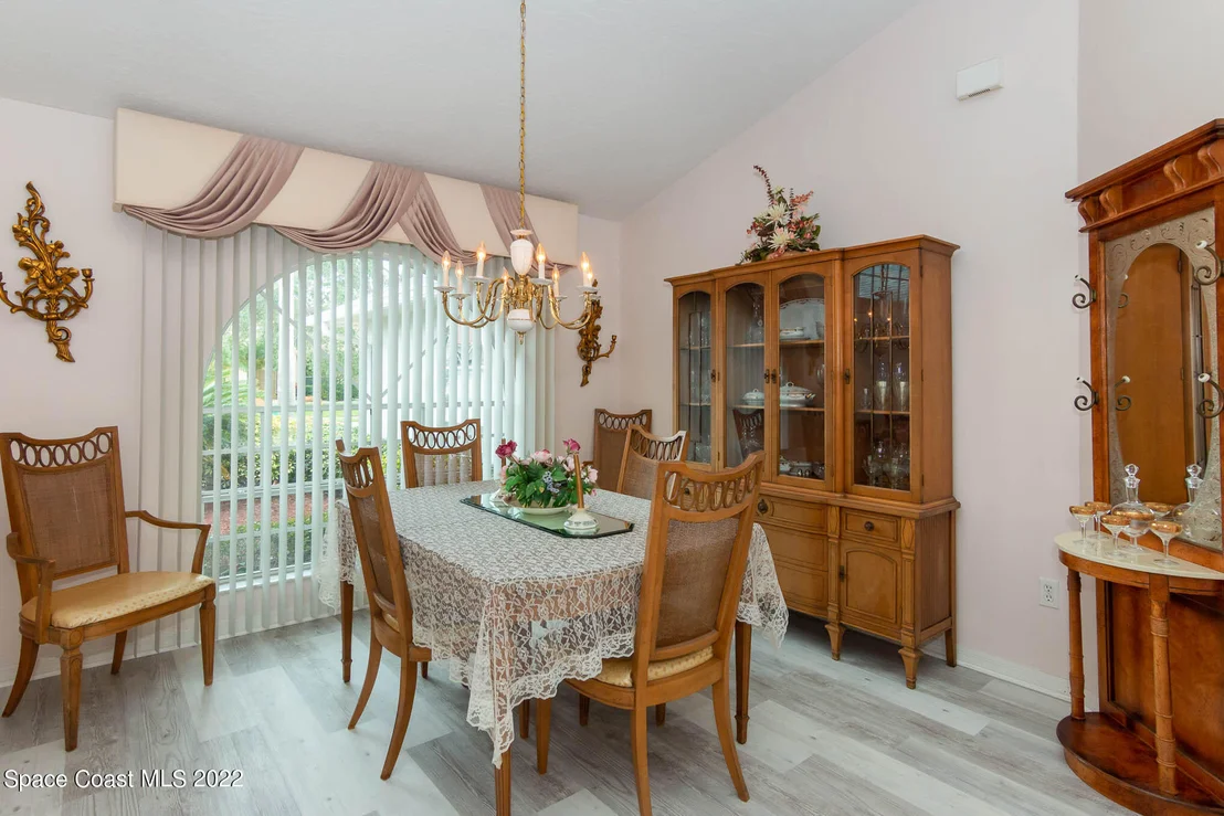 Photo of 1050 Fieldstone Drive