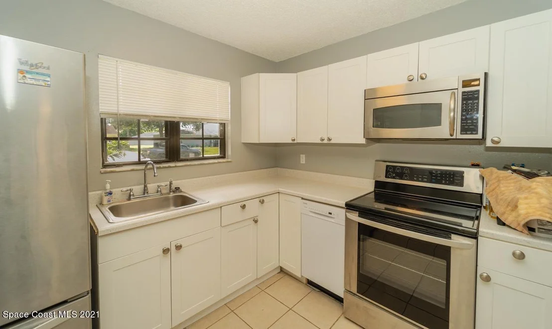 Photo of 958 Hart Place