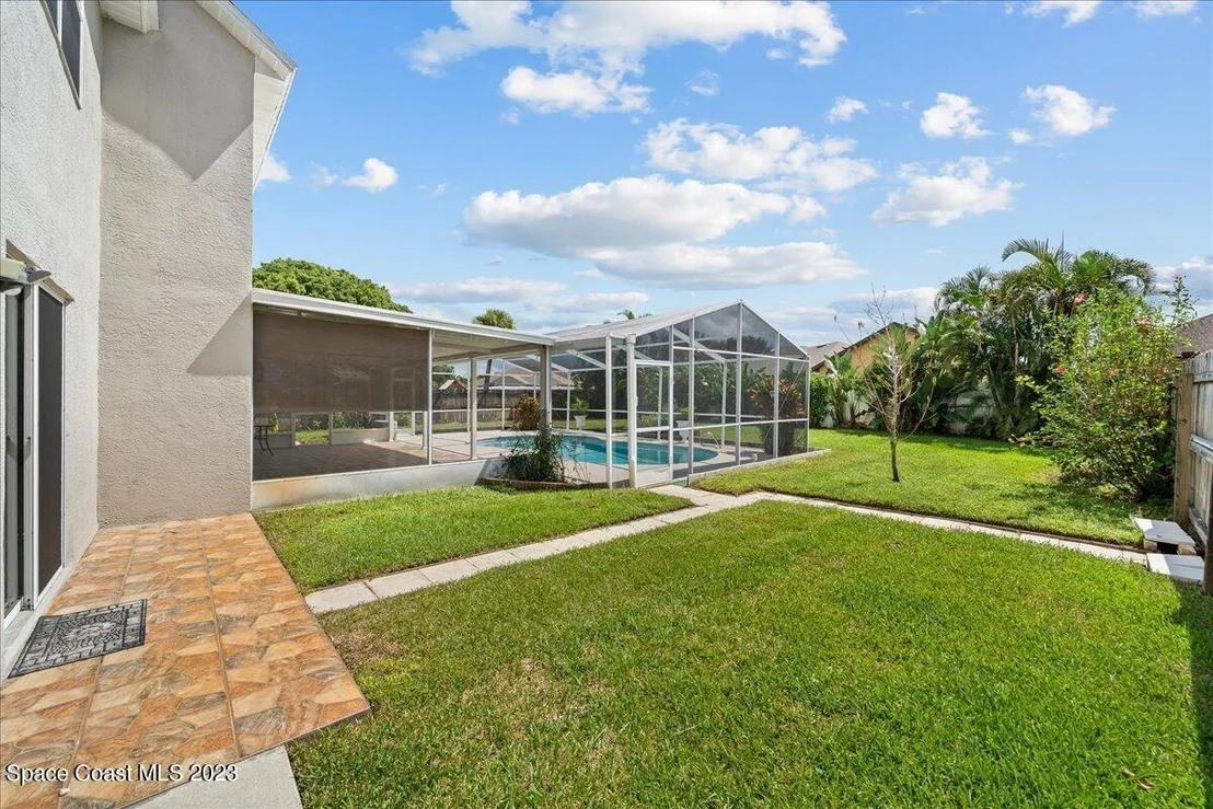 Photo of 1339 Heritage Acres Boulevard