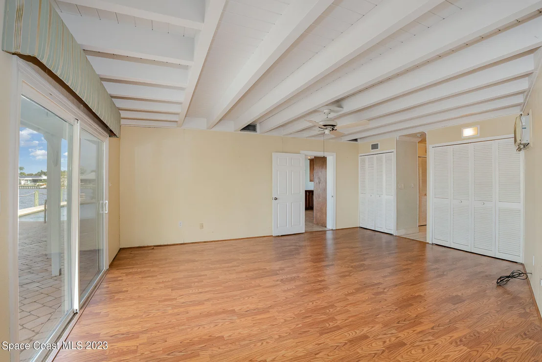 Photo of 472 Carmine Drive
