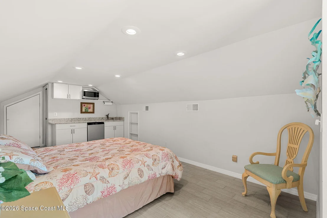Photo of 327 Island Drive