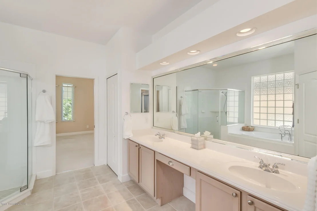 Photo of 521 Oceanside Boulevard