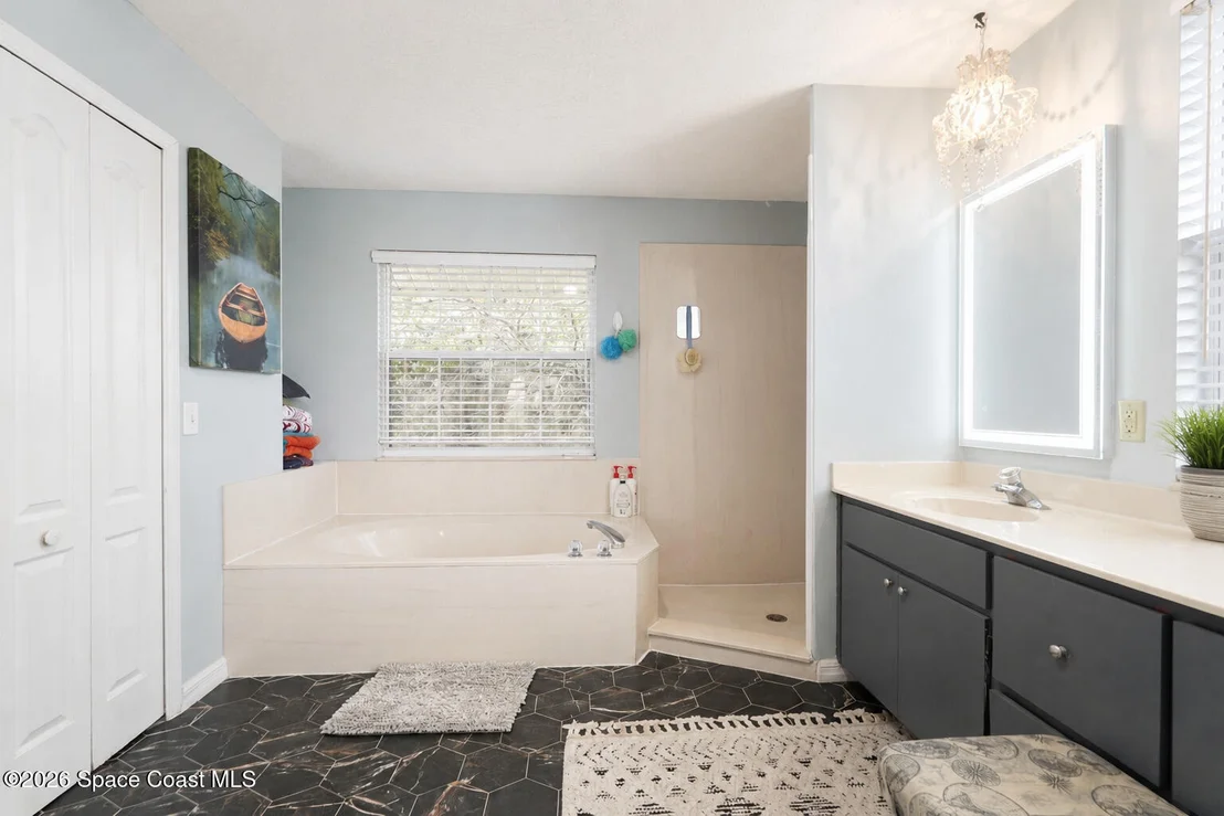 Photo of 4165 Heller Road