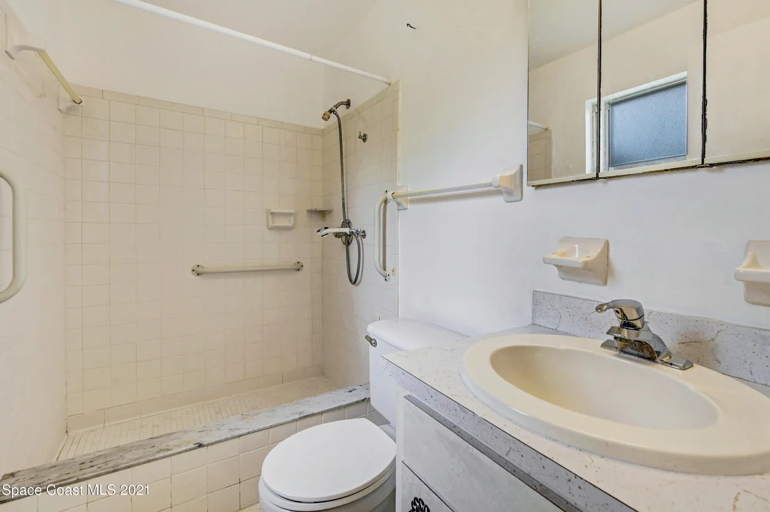 Photo of 1123 Hermosa Drive