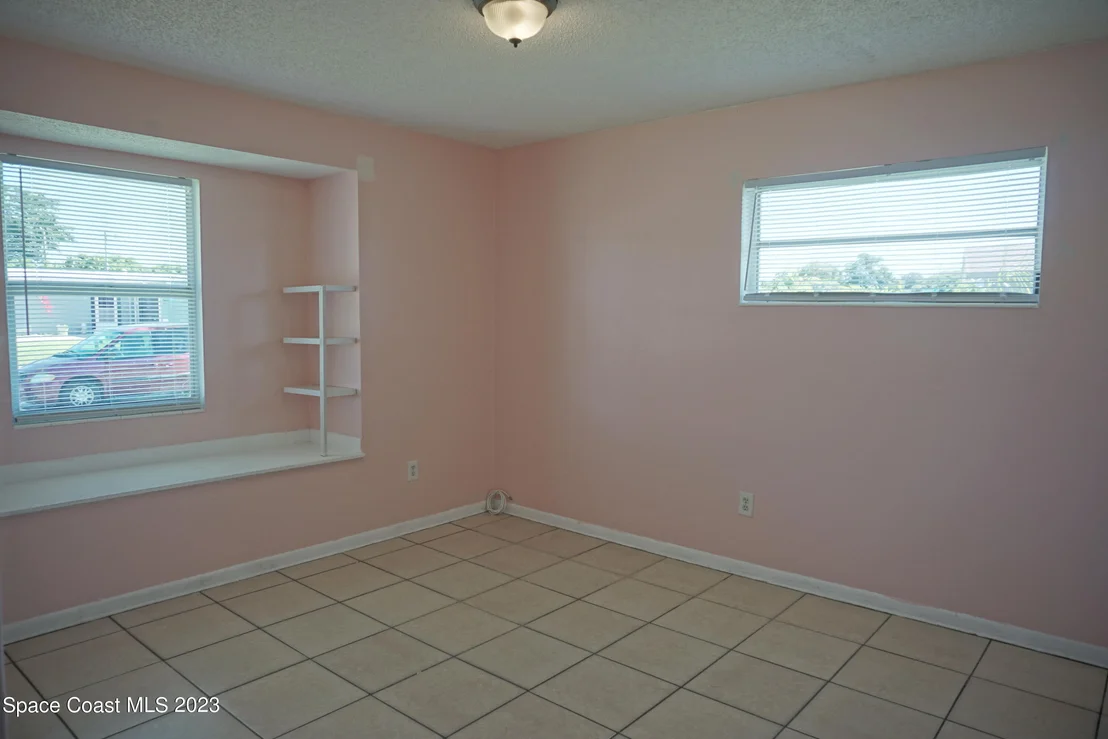 Photo of 748 Angle Street NE