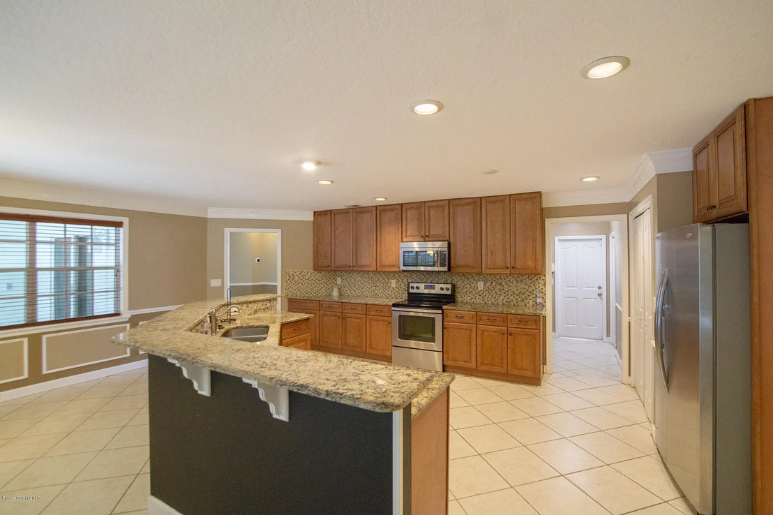 Photo of 652 Gilbert Drive NE
