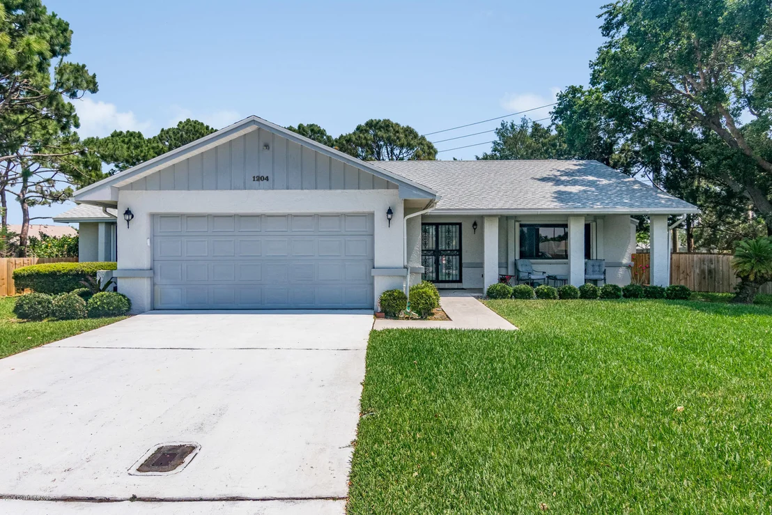 Photo of 1204 Foxfire Court