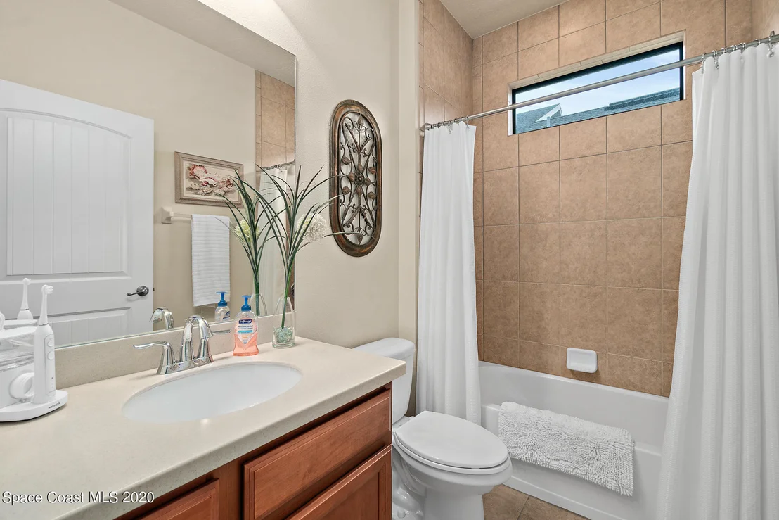 Photo of 968 Buckthorn Trail