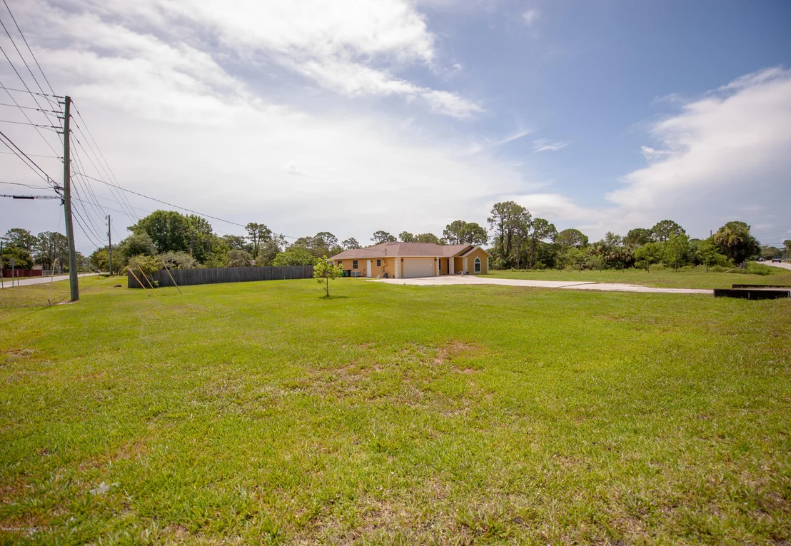 Photo of 4105 Alan Shepard Avenue