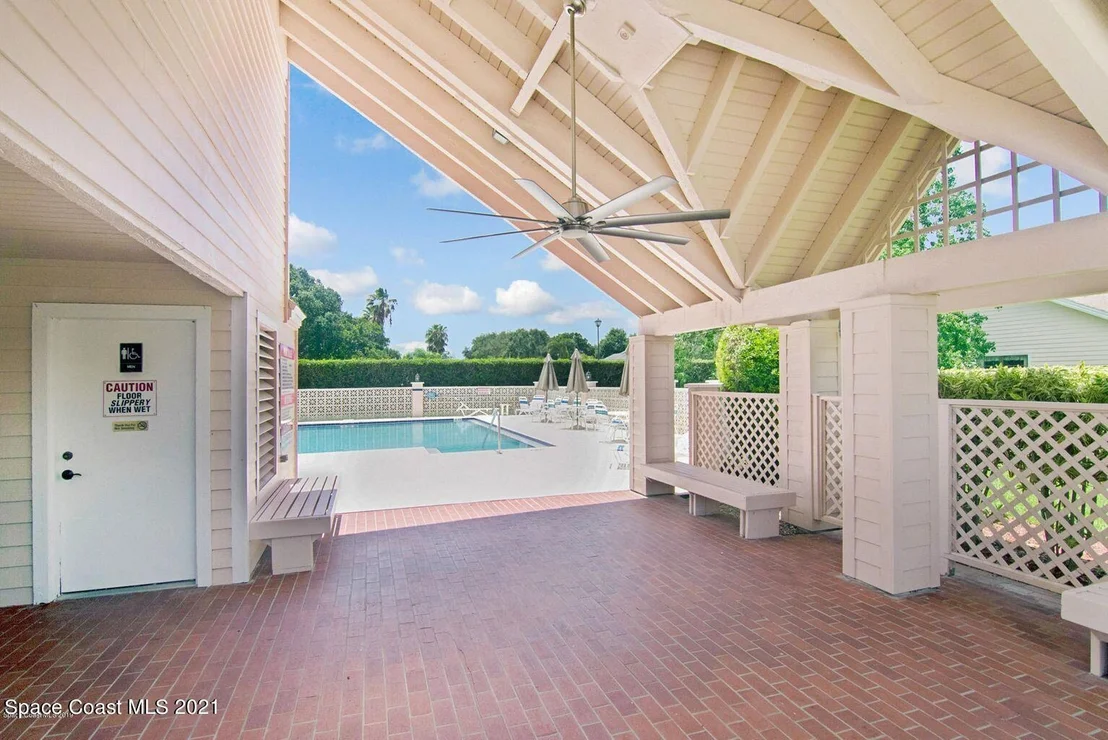 Photo of 863 Ridge Lake Drive