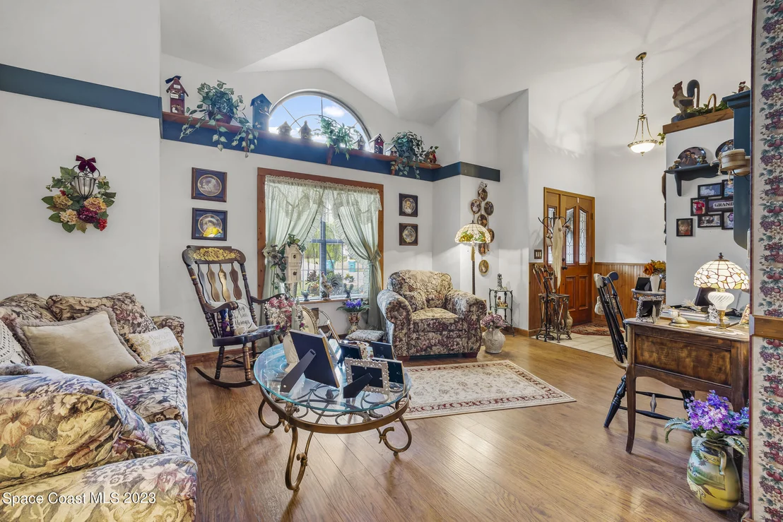Photo of 889 Spanish Wells Drive