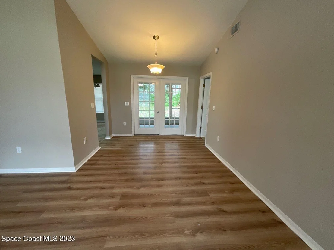 Photo of 6420 Golfview Avenue