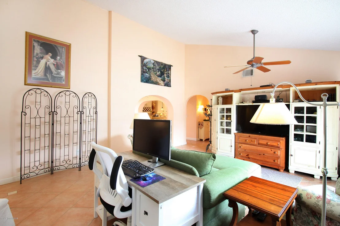 Photo of 412 Myrtlewood Road