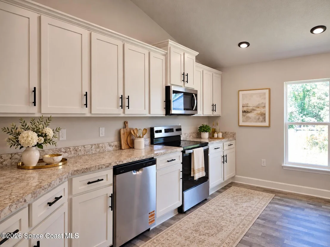 Photo of 210 Edgevale Road SE