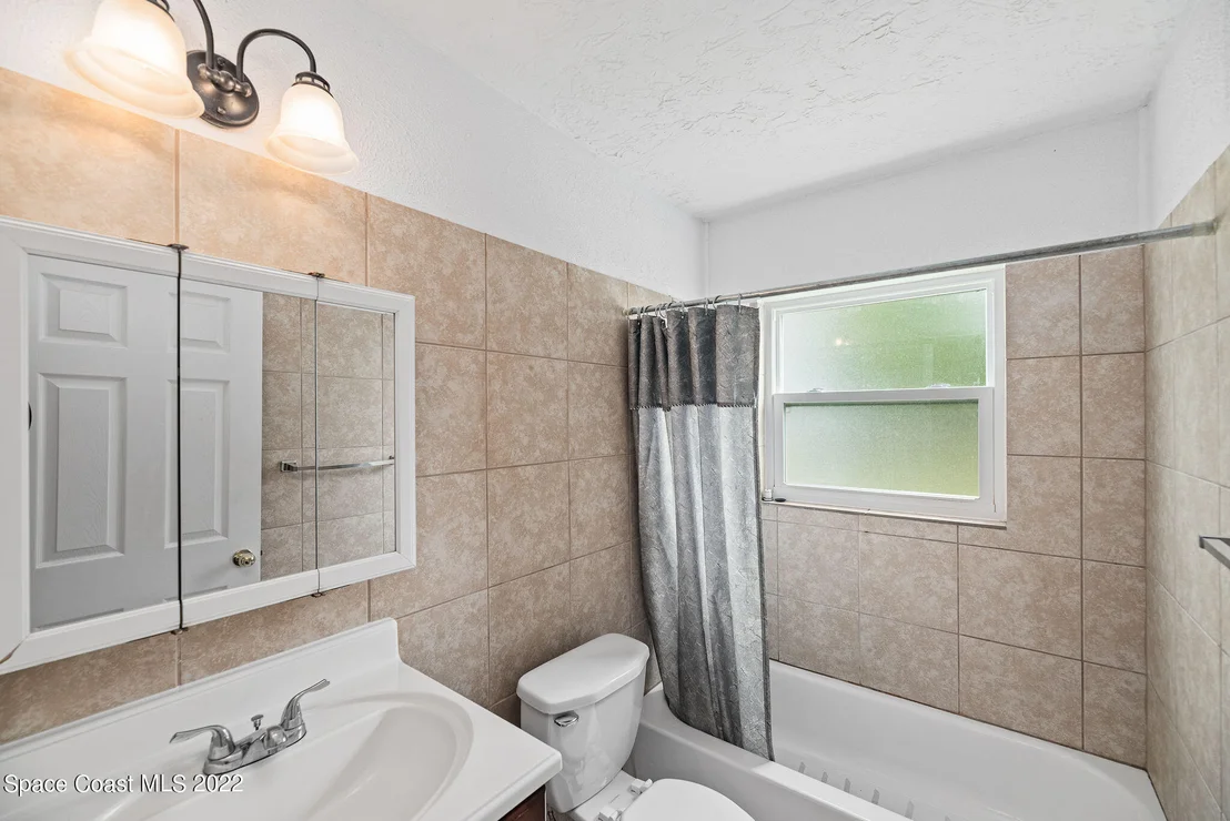 Photo of 32 Knollwood Drive