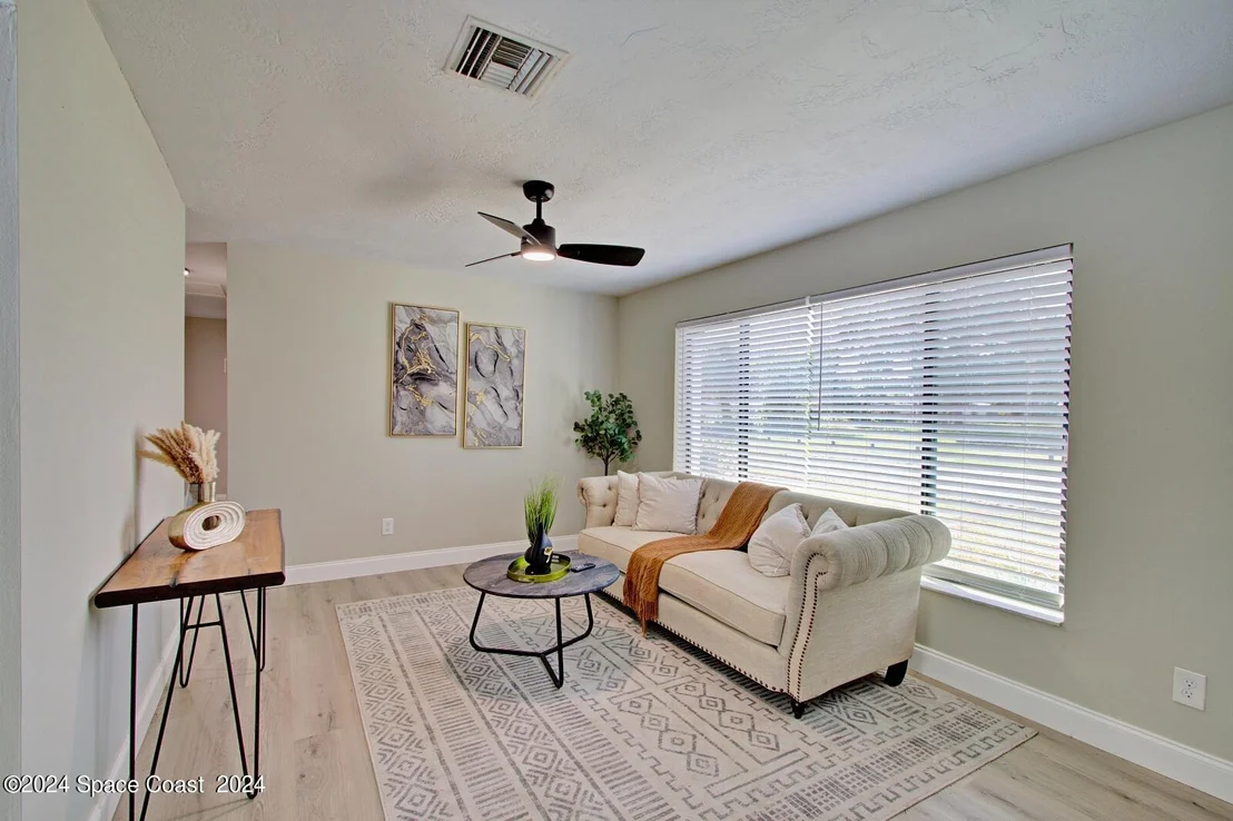 Photo of 1050 Barclay Drive
