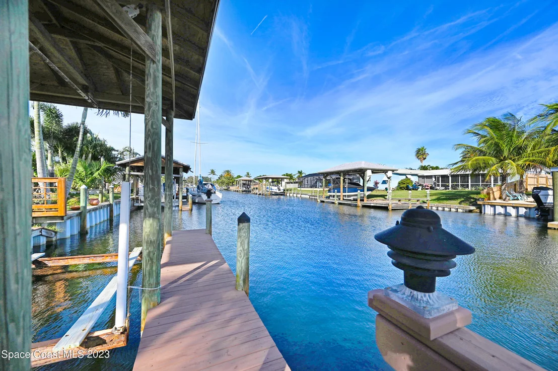Photo of 405 Thrush Drive
