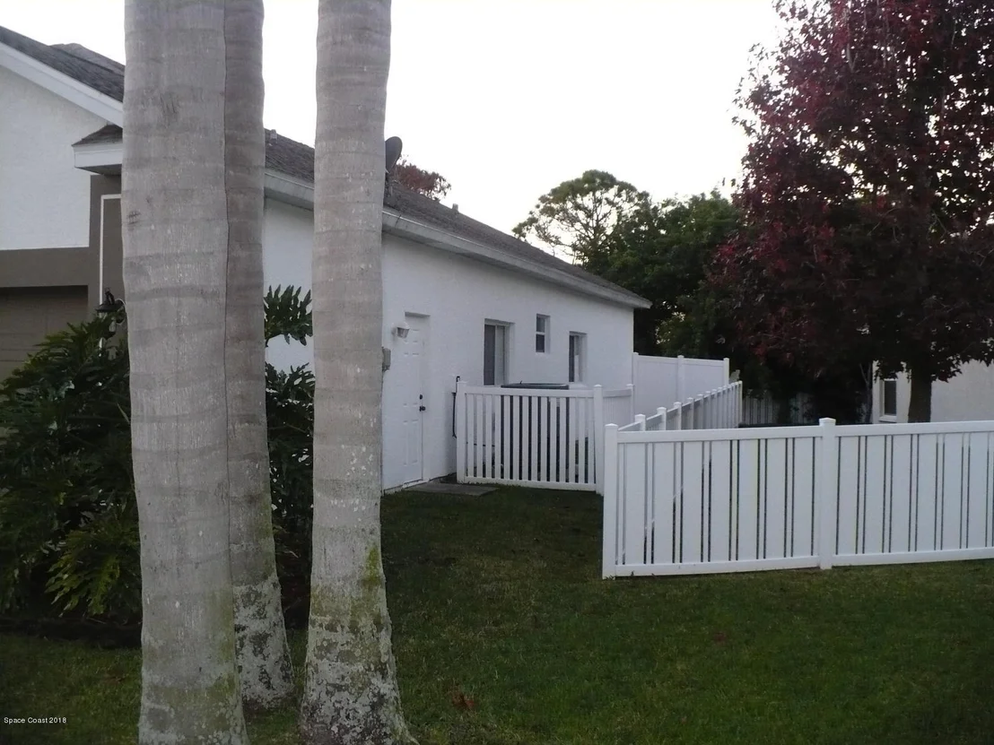 Photo of 975 Carriage Hill Road