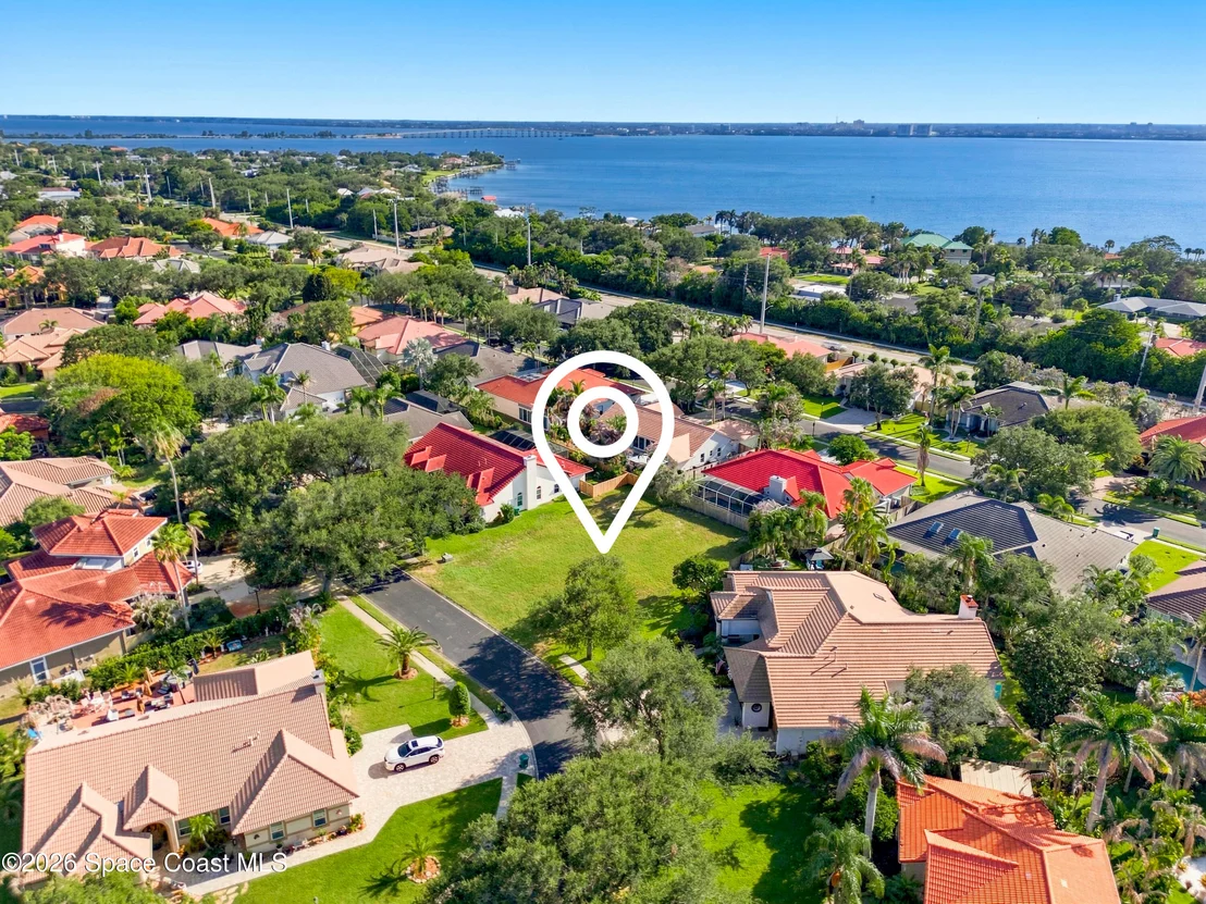 Photo of 565 Newport Drive