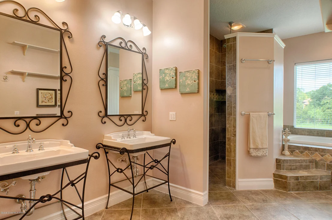 Photo of 5443 The Willows Drive