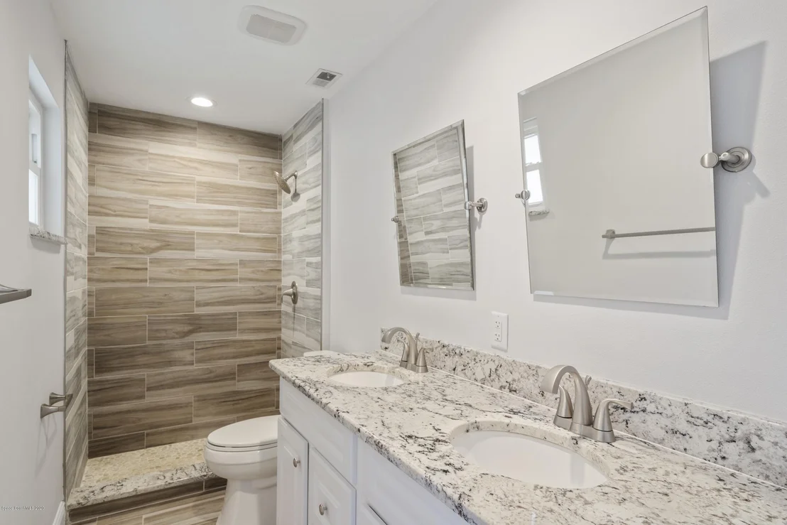 Photo of 541 Biscayne Drive