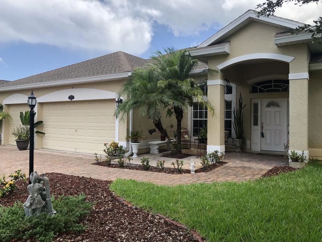 Photo of 2045 Botanica Circle