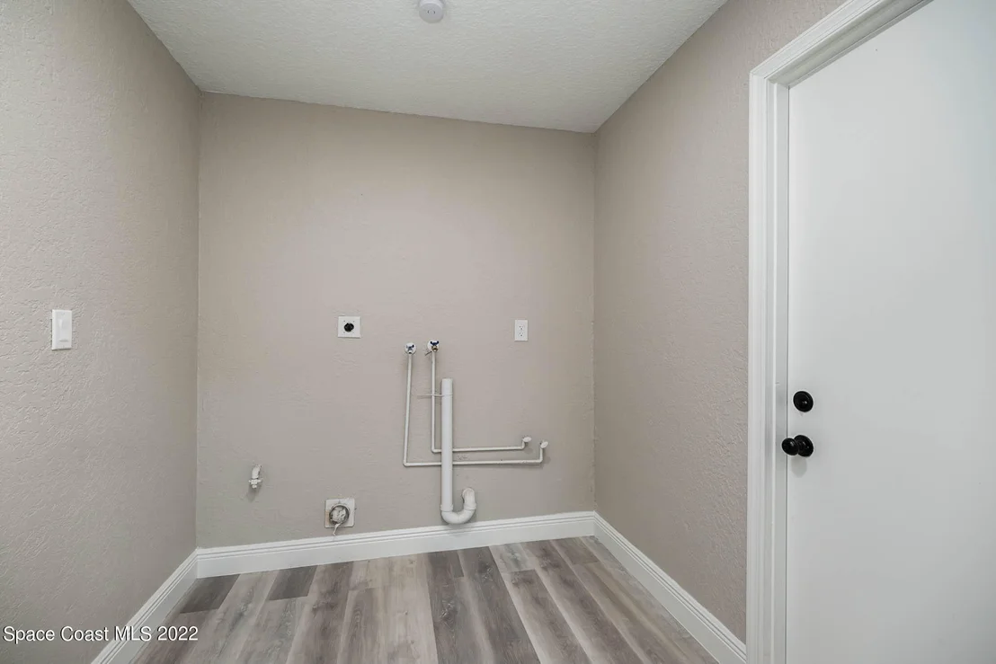 Photo of 5465 Curtis Boulevard