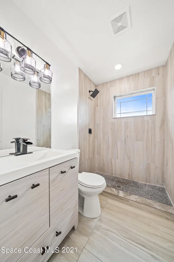 Photo of 1161 Wild Rose Drive NE