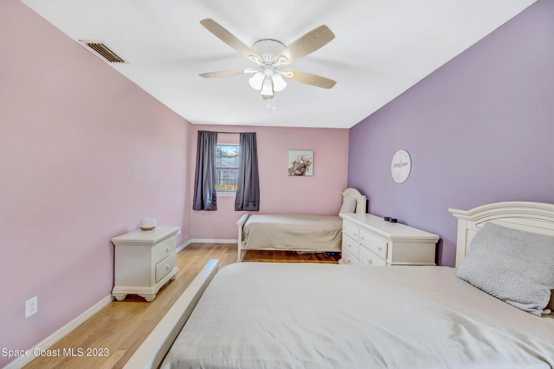 Photo of 5182 Jamaica Road