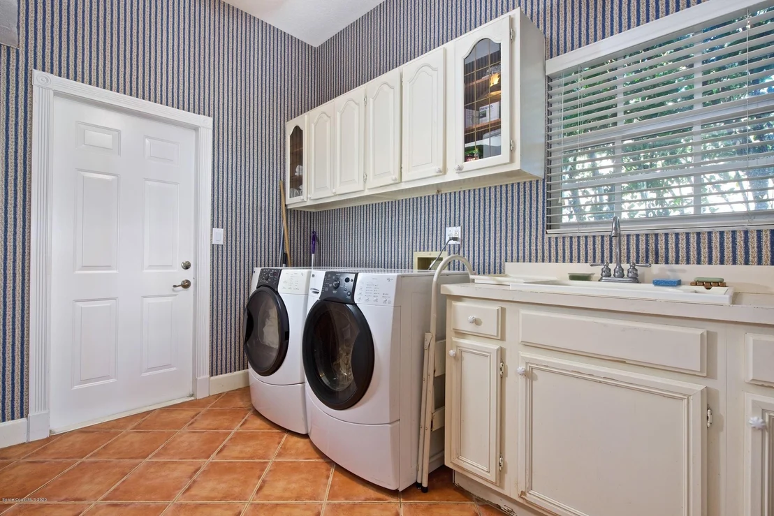 Photo of 637 Woodbridge Drive