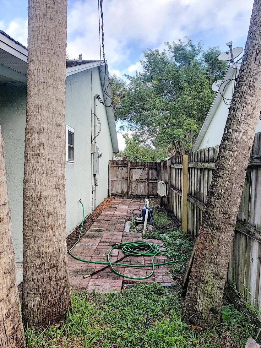 Photo of 1699 Palm Ridge Road