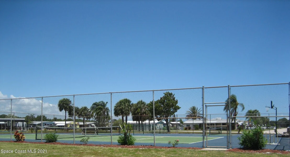 Photo of 2329 Coconut Palm Drive NE