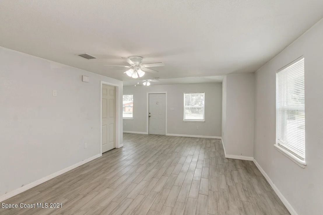 Photo of 2564 Myrtle Avenue