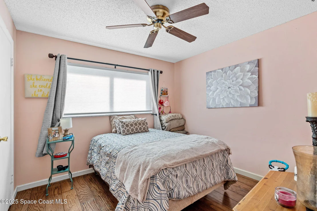 Photo of 406 Thrush Drive