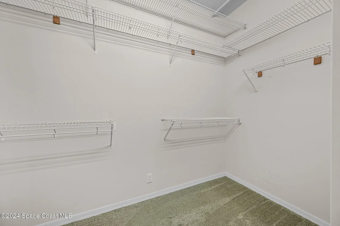 Photo of 930 Starling Way