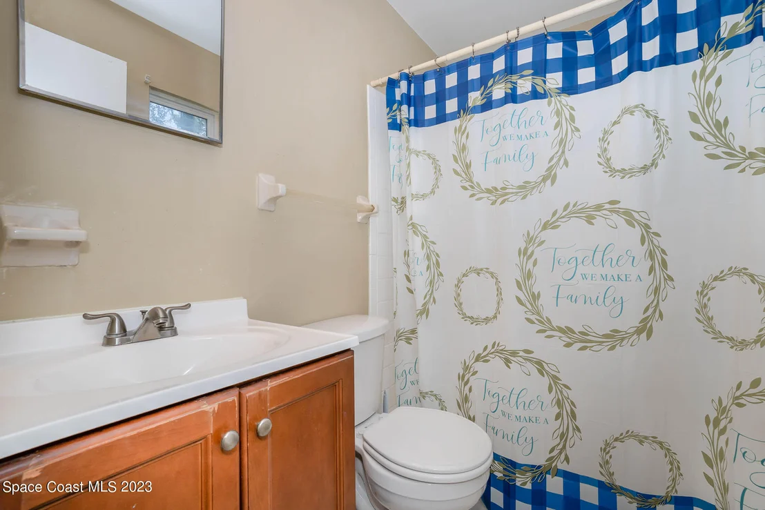Photo of 2445 Victor Road