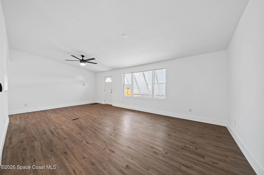 Photo of 935 Falcon Drive