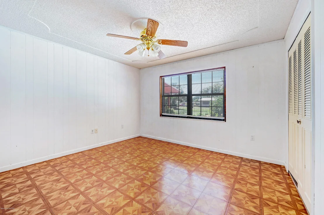 Photo of 6050 Mangrove Street