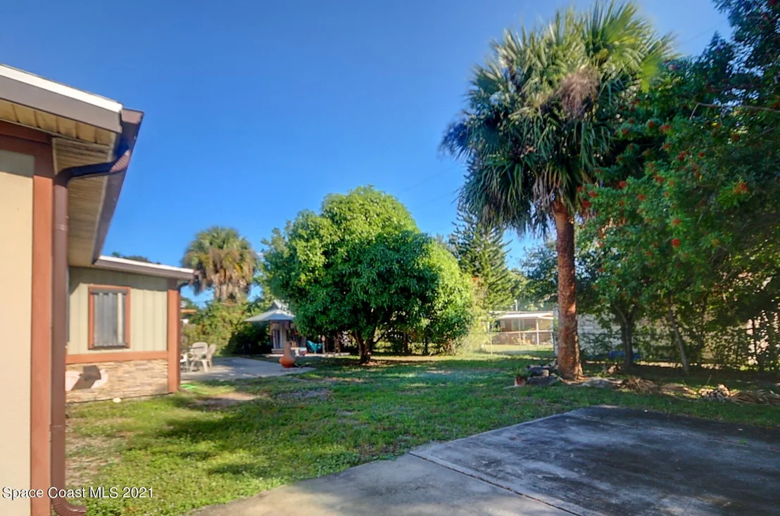 Photo of 1833 Mosswood Drive
