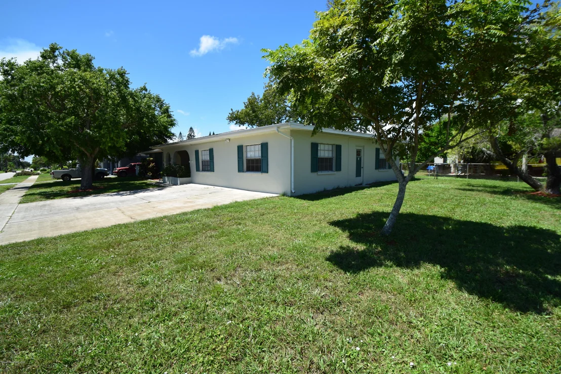 Photo of 820 Hampton Drive NE