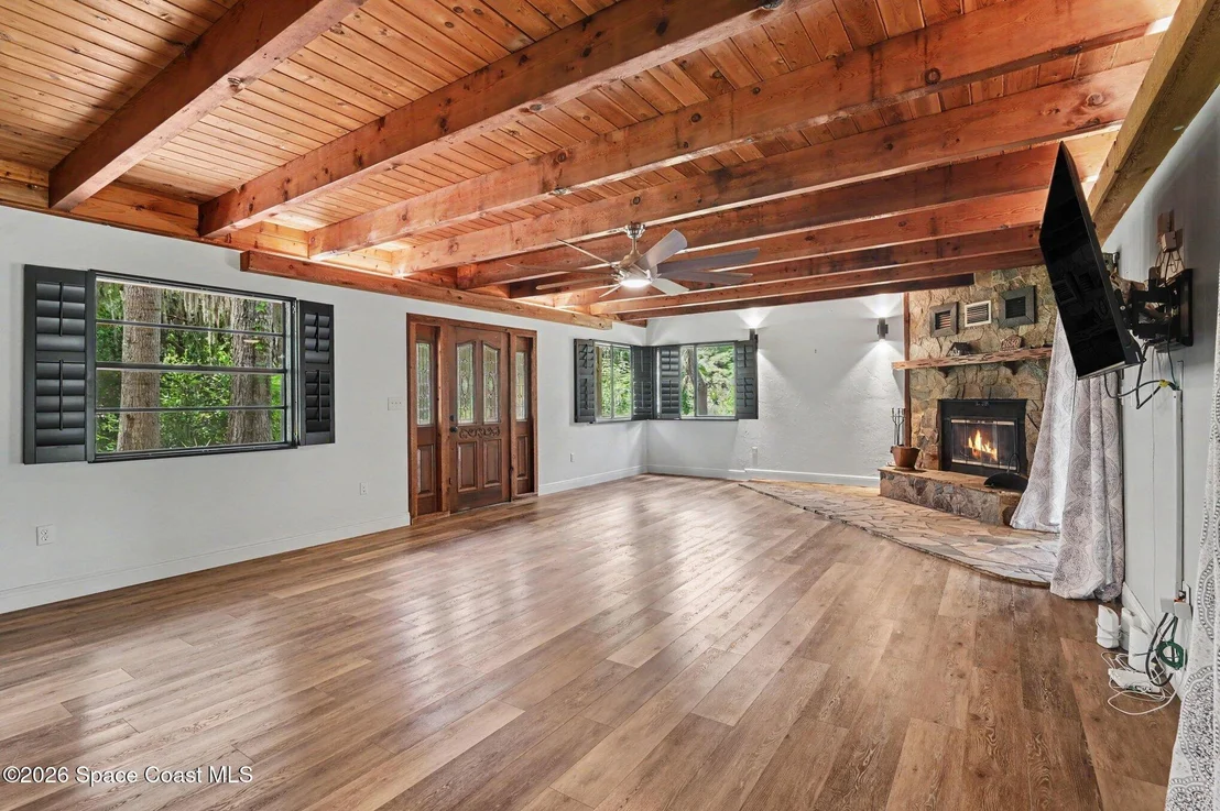 Photo of 2650 Lagrange Road
