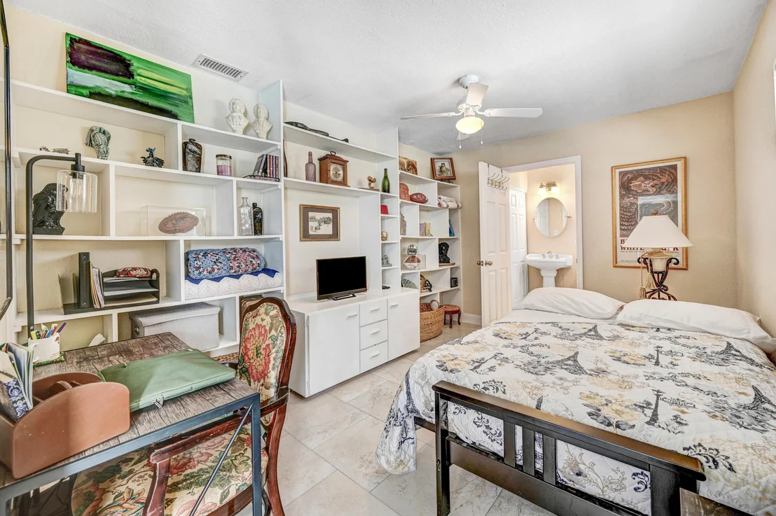 Photo of 798 Montclair Road NE