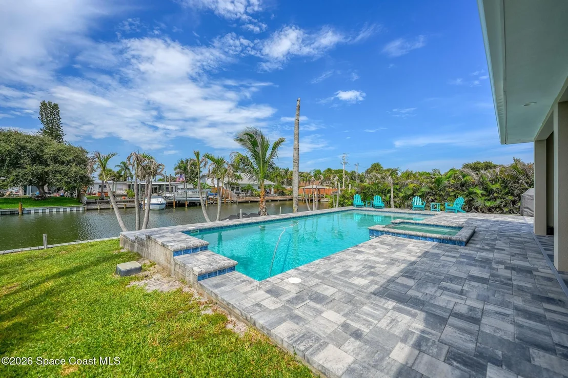Photo of 318 Angelo Lane