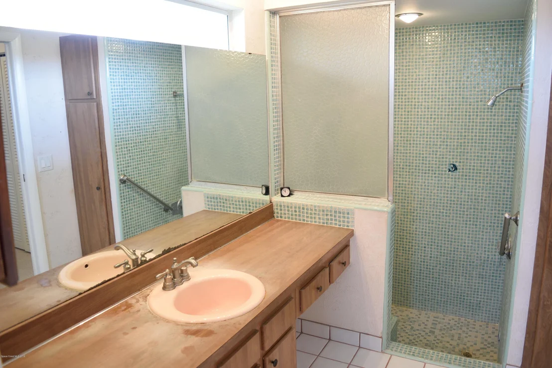 Photo of 372 Dorset Drive